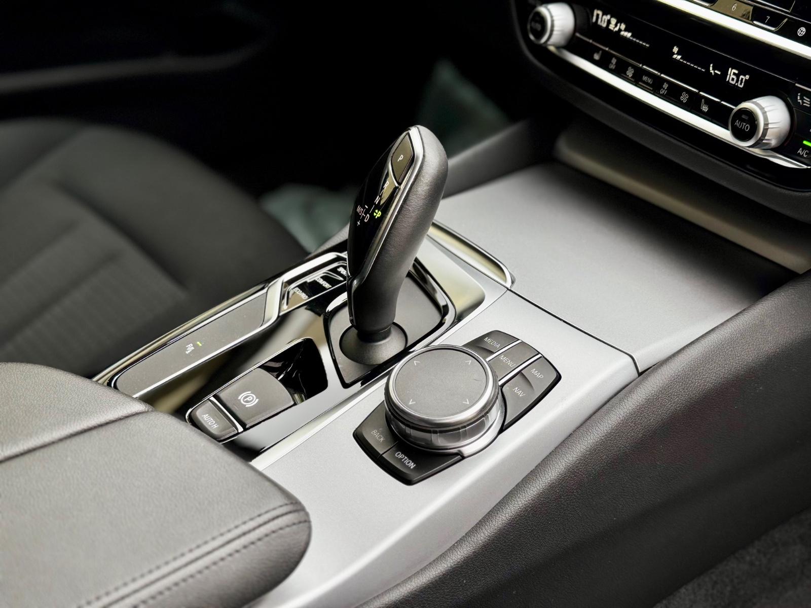 BMW 520i Touring/Automatik/AHK/Hi-Fi/Gepflegt