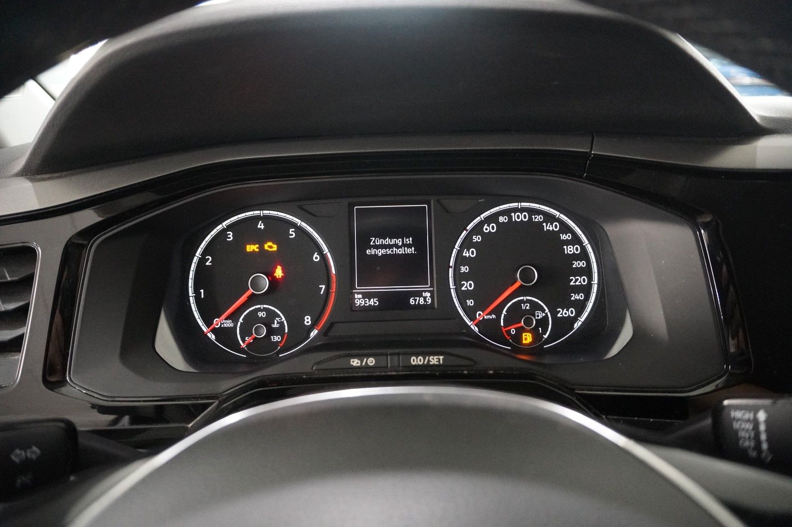 Fahrzeugabbildung Volkswagen Polo VI 1.0 TSI COMFORTLINE LED/KLIMA/SHZ/USB