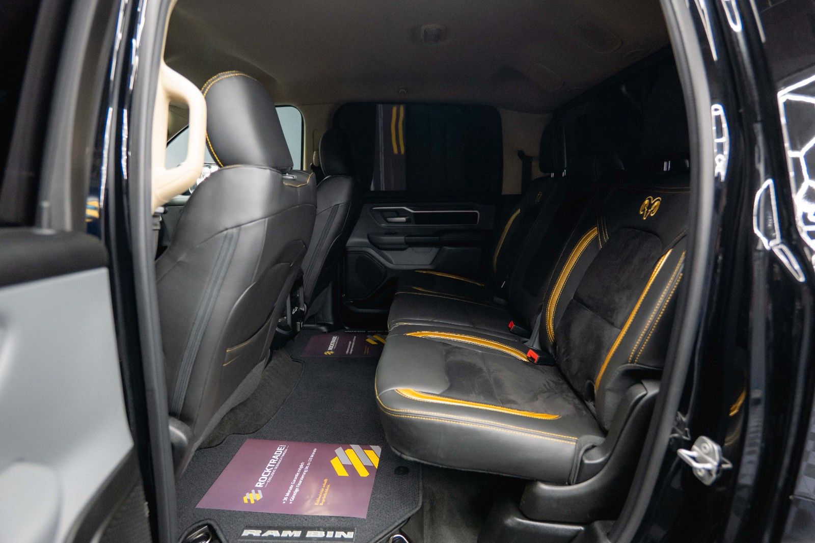 Fahrzeugabbildung Dodge RAM 5.7 V8 HEMI 4x4 OFFROAD Night GOLD EDITION