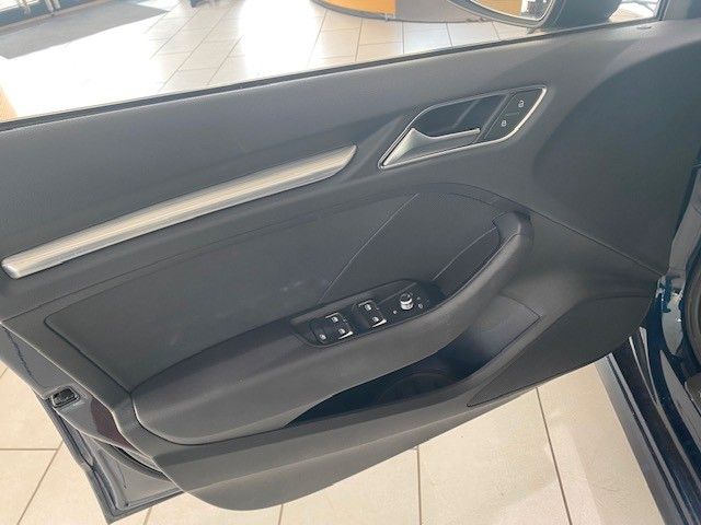 Fahrzeugabbildung Audi A3 Sportback 35 TFSI S-LINE LED/SPORT/SHZ/PDC