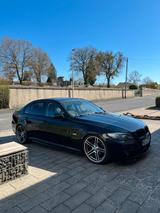 BMW E90 320i M-Paket - BMW 320: E90 320i