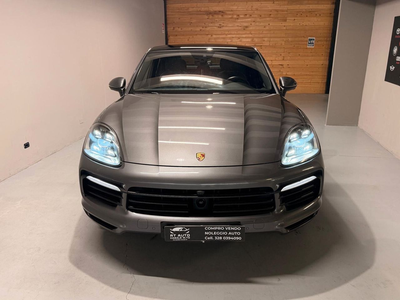 Porsche Cayenne Coupé 3.0 V6 E-Hybrid imagem 2
