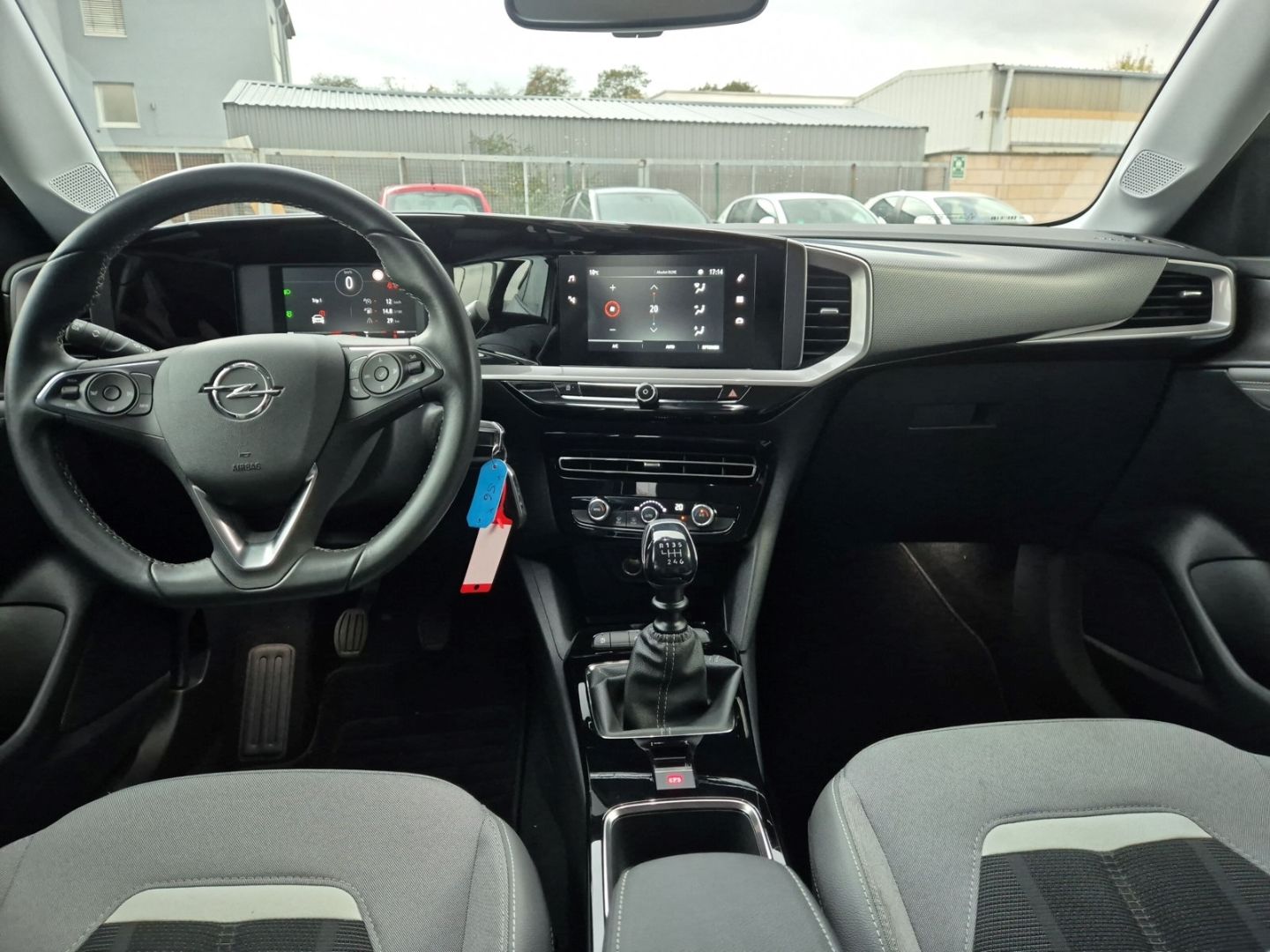 Fahrzeugabbildung Opel Mokka Elegance Digitales Cockpit LED Apple CarPl