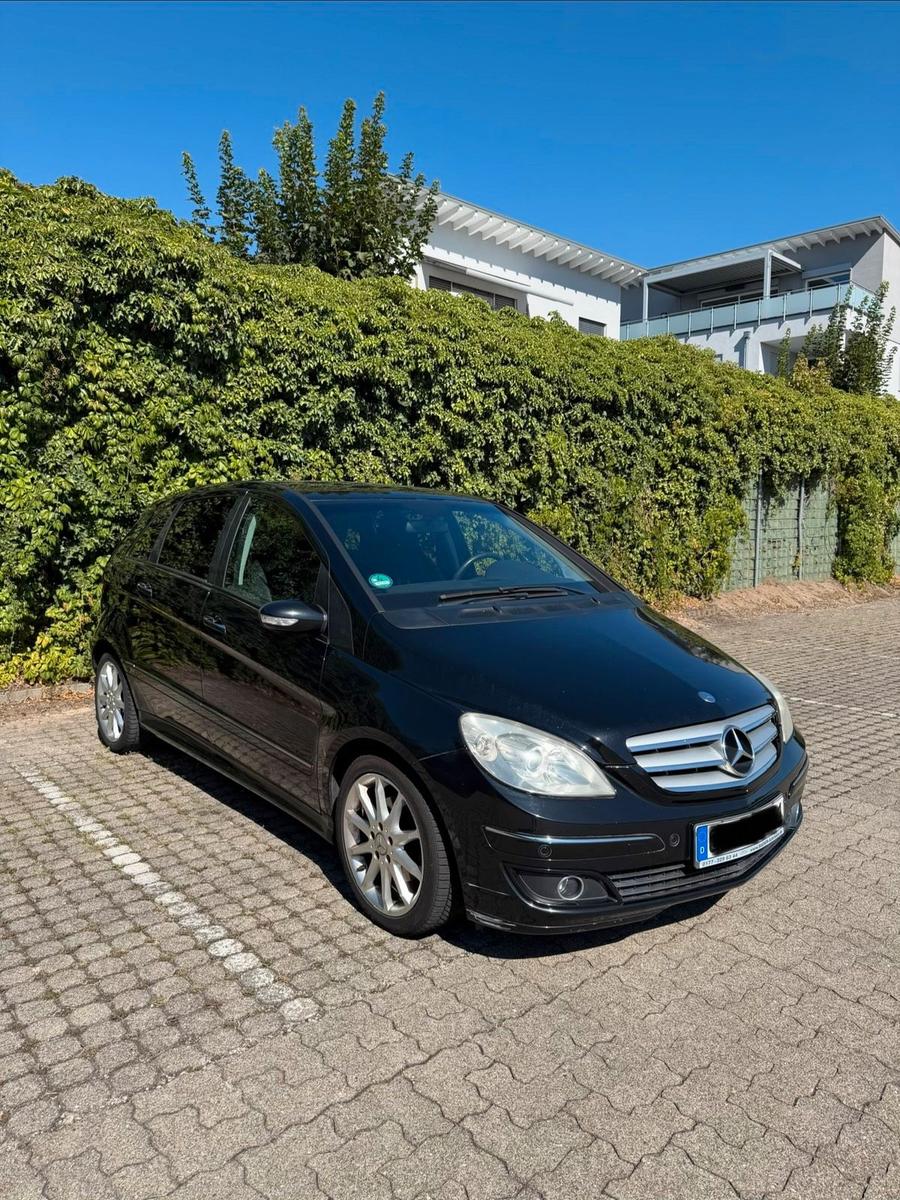 Mercedes-Benz B 200