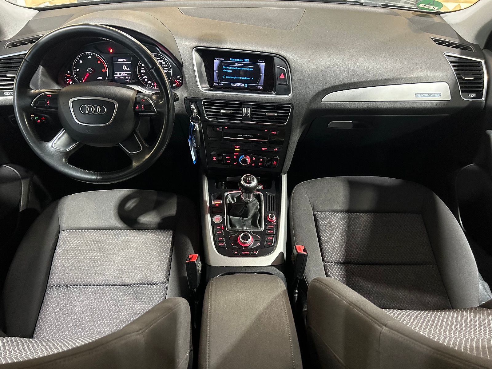 Fahrzeugabbildung Audi Q5 2.0 TDI  quattro/ALLRAD/S-LINE/SHZ/ALLWETTER