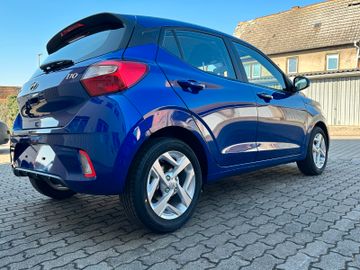 Hyundai i10 1.0 ATM AUTOMAT. SCHALTGETRIEBE TREND + NAVI