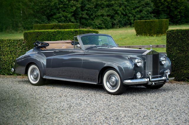 Rolls-Royce Silver Cloud S2 Drophead by H J Mulliner