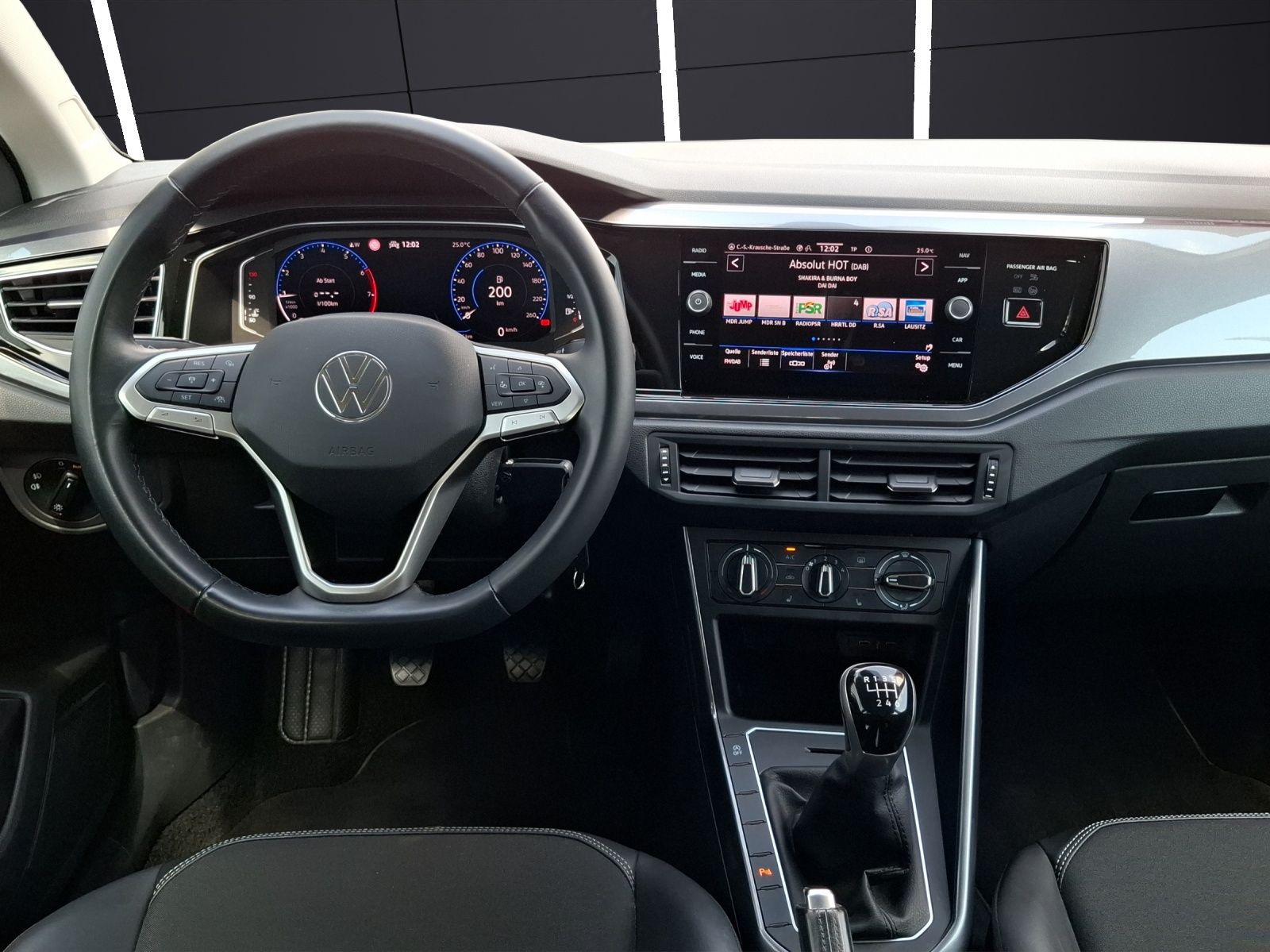 Fahrzeugabbildung Volkswagen Taigo TSI Style Matrix Navi AID ACC PDC SH 17"