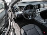 Mercedes-Benz E 250 Avantgarde RüKam+Totwink.+LED - Mercedes-Benz E 250 mit Benzin-Antrieb: Limousine