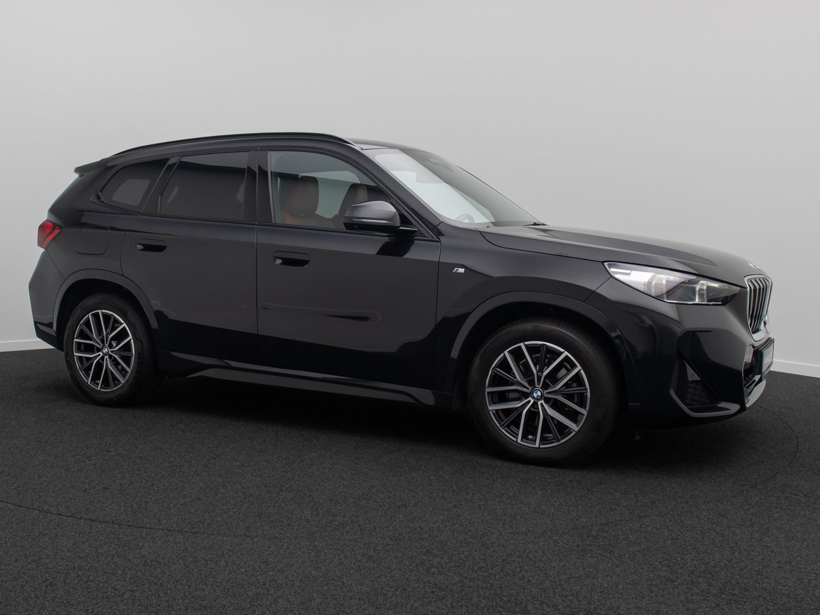 Fahrzeugabbildung BMW X1 sD20i M Sport AHK 360&deg;ACC HUD DAB Komfort 18"