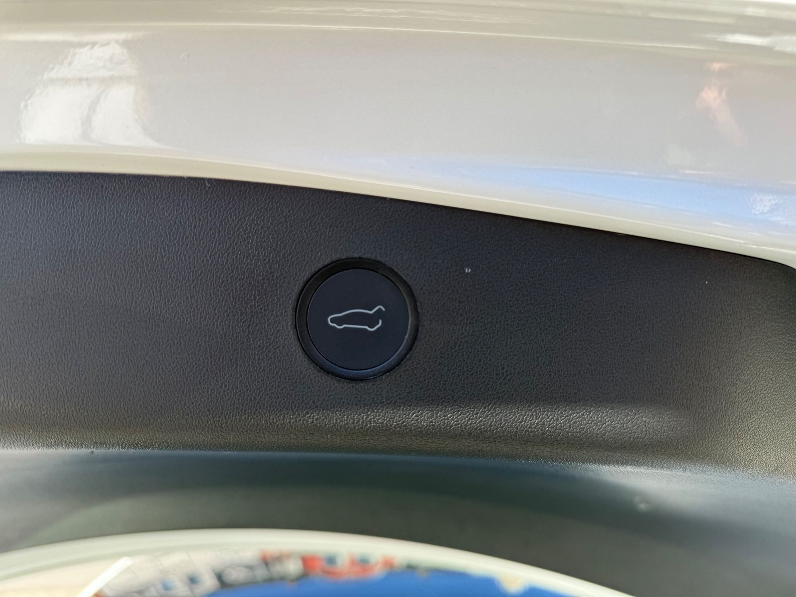 Fahrzeugabbildung Tesla Model 3 Long Range Dual AWD FACELIFT 1-HD WÄRMEP