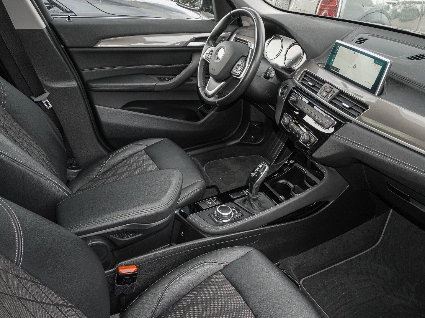 BMW X1 sDrive20i xLine PANO NAVI LED PDC V+H DAB, миниатюра 5
