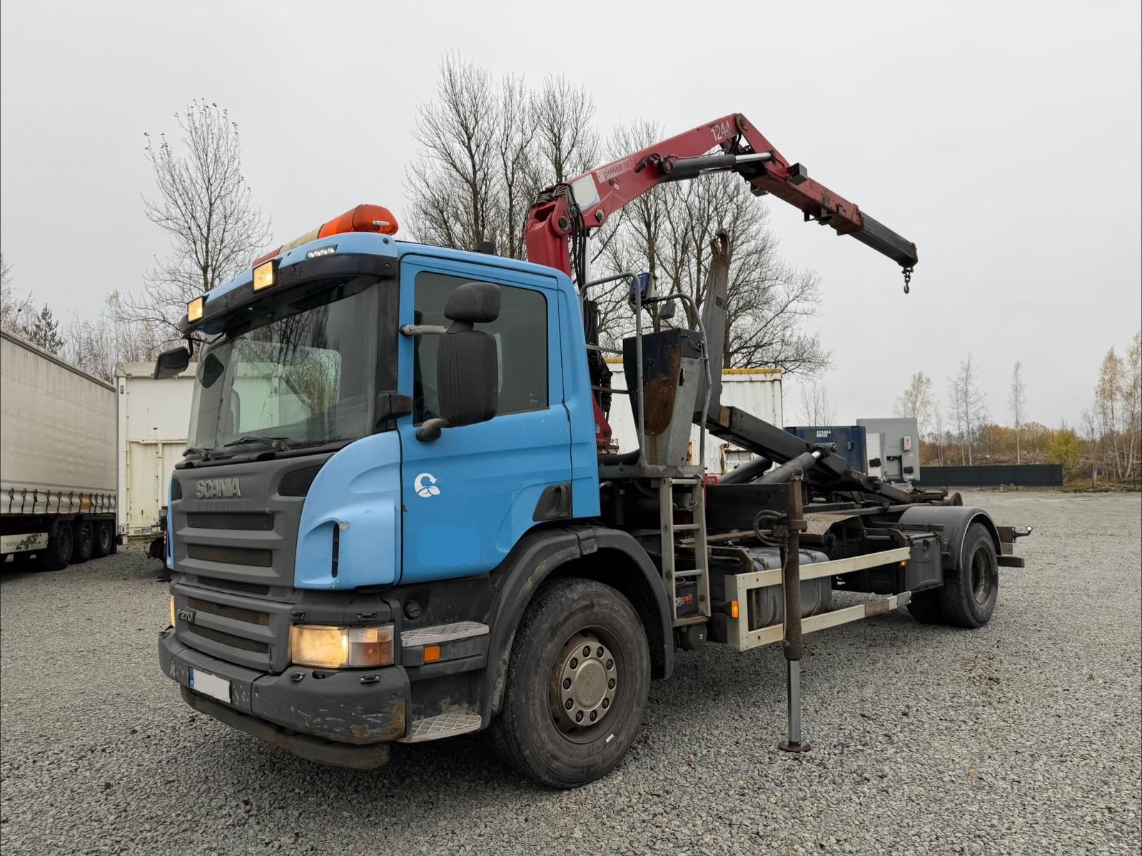 Scania P270 4x2 HMF 1244