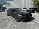 Volvo S60 B4 R-DESIGN+PDC+360°+PDC+LEDER+EL.SITZE++ - Volvo S60 aus 2021