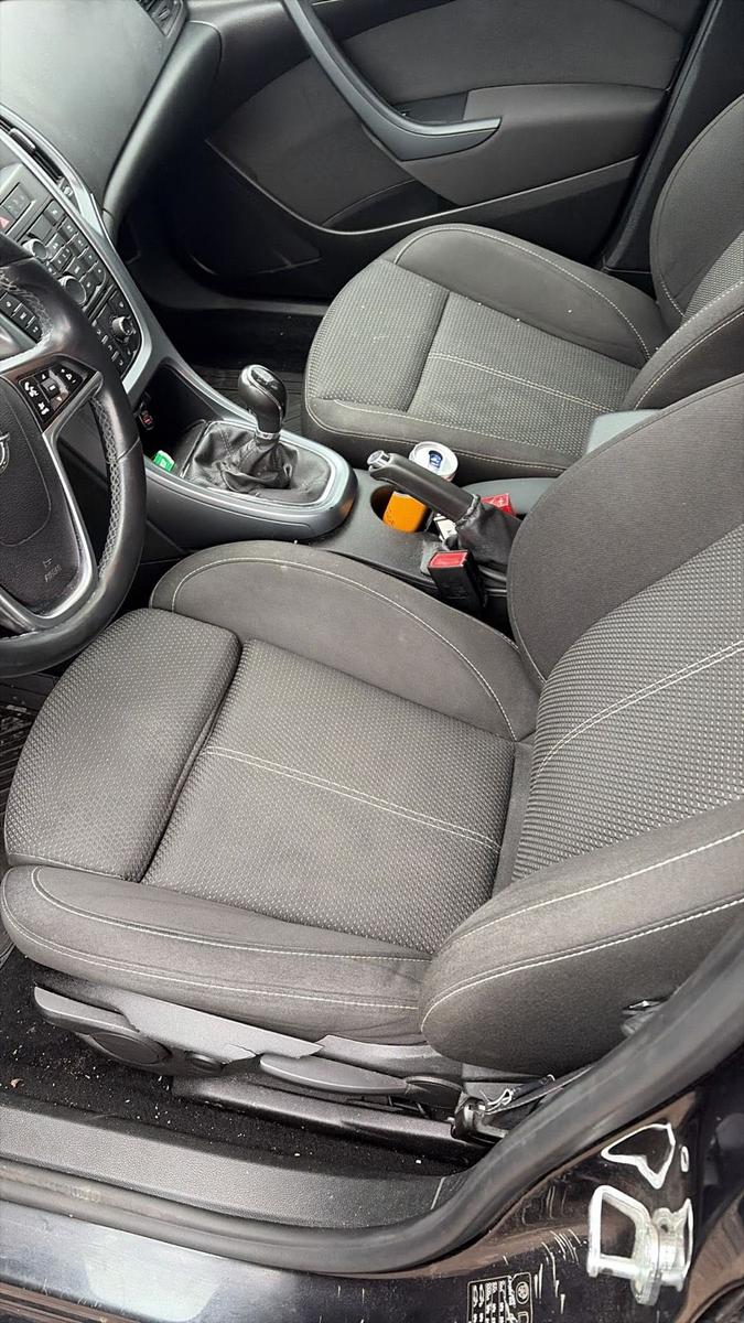Opel Astra 2015 — engine 110 HP (81kW)