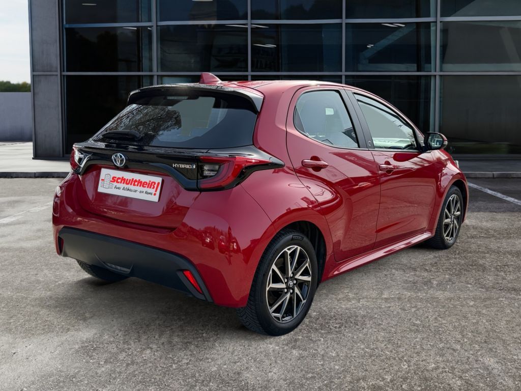 Fahrzeugabbildung Toyota Yaris Hybrid 1.5 VVT-i Team Deutschland
