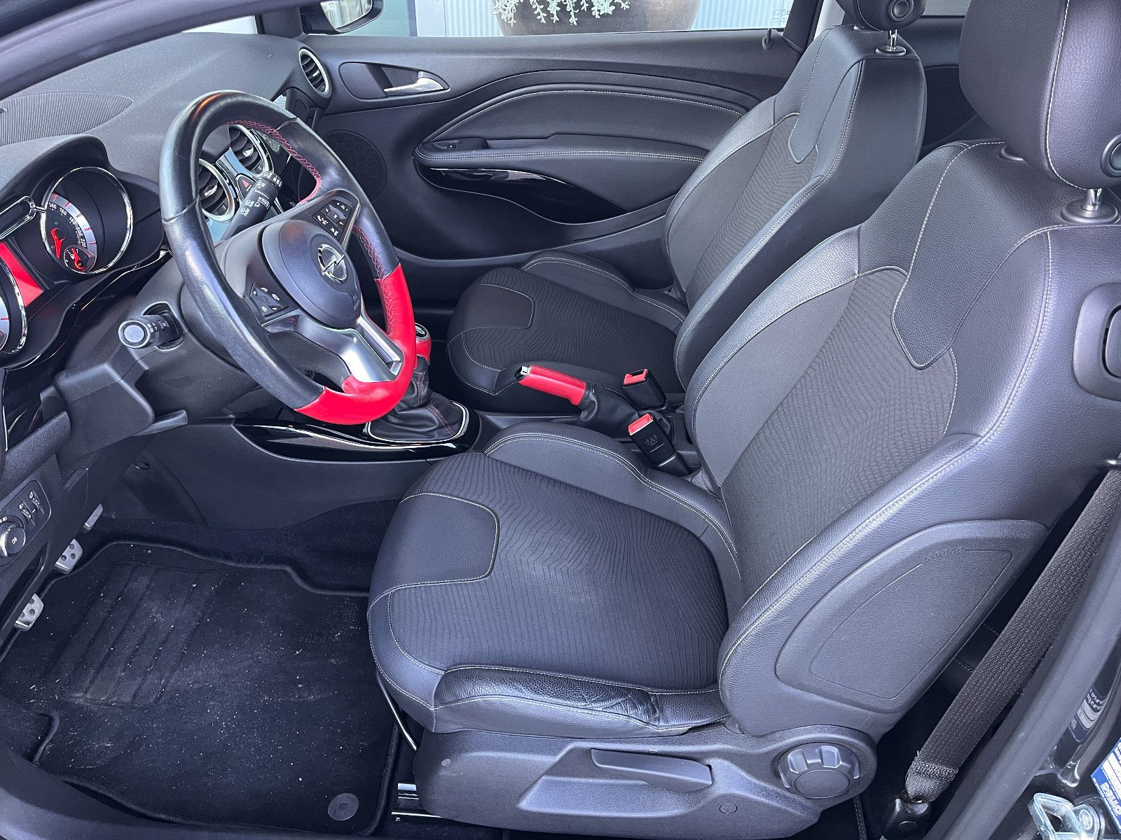 Fahrzeugabbildung Opel Adam Open Air 1.0 Turbo