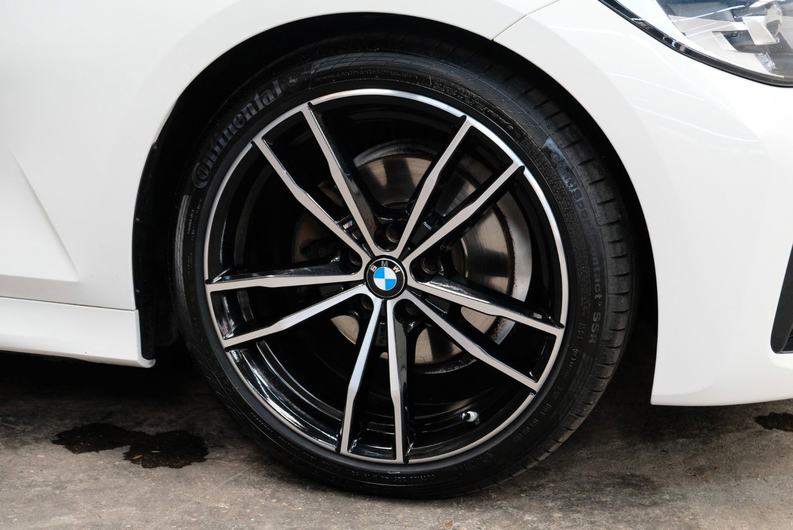 BMW 320i Lim Aut M Sport Paket*Leder*LED*Shz*Shadow imagem 3