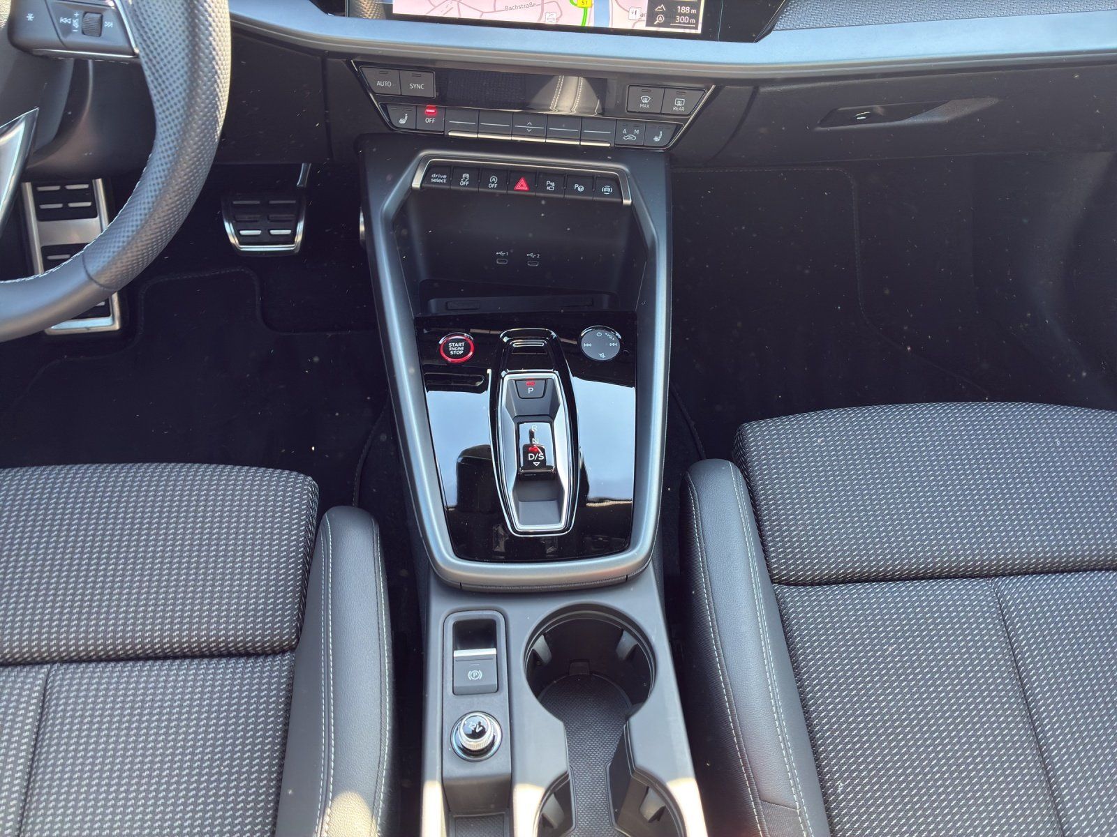 Fahrzeugabbildung Audi S3 Sportback quattro 2.0 TFSI 360,Kamera,LED,LM