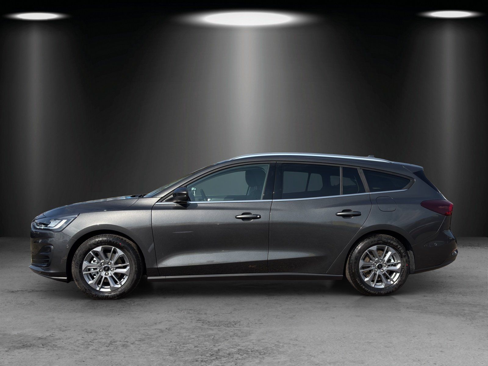 Fahrzeugabbildung Ford Focus Turnier Titanium X 155PS B&O eCall Winter