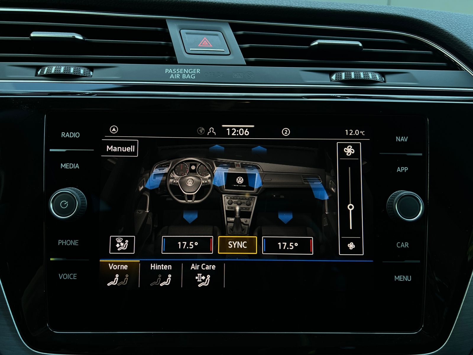 Fahrzeugabbildung Volkswagen Touran Comfortline 1.5 TSI DSG *LED, AHK, 7-Sitz
