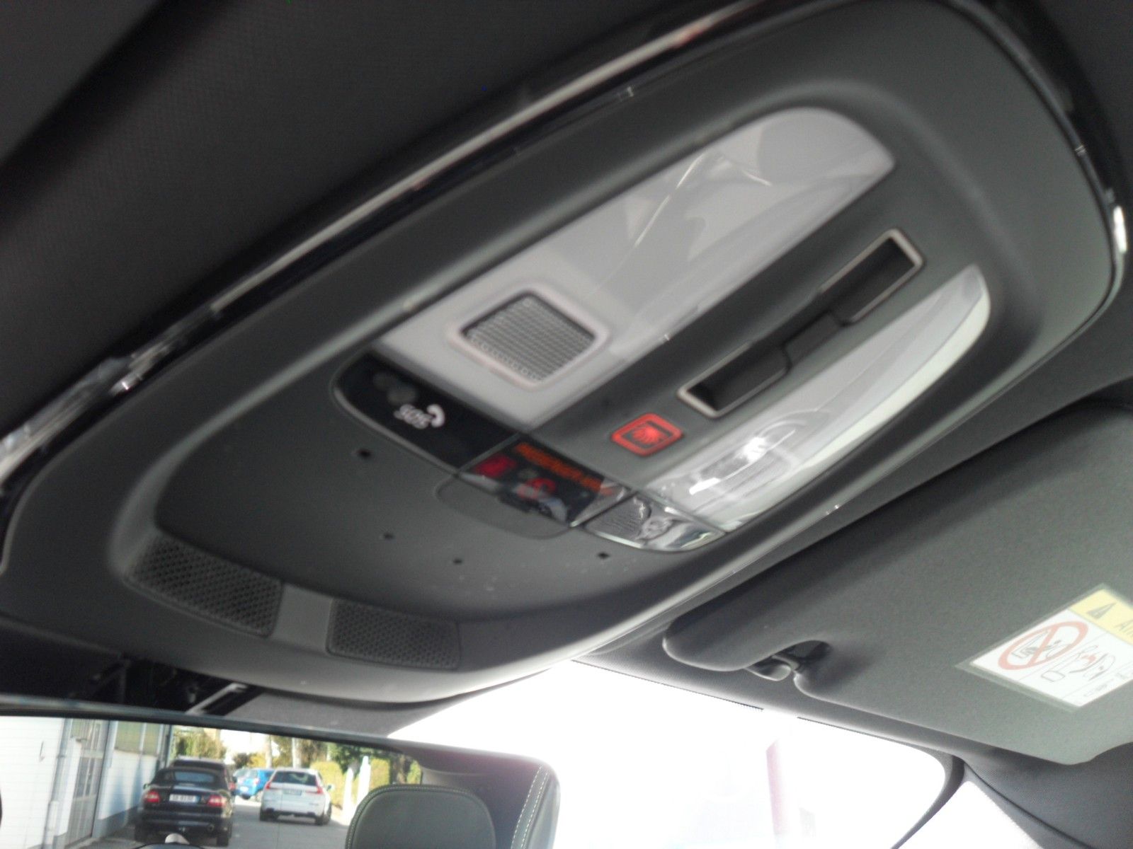 Fahrzeugabbildung Volvo XC 60 B5 Plus Black Edition AWD | Headup