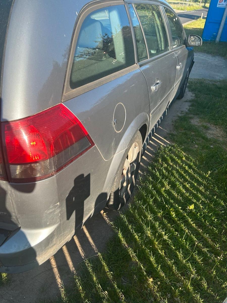 Opel Vectra 2004 — engine