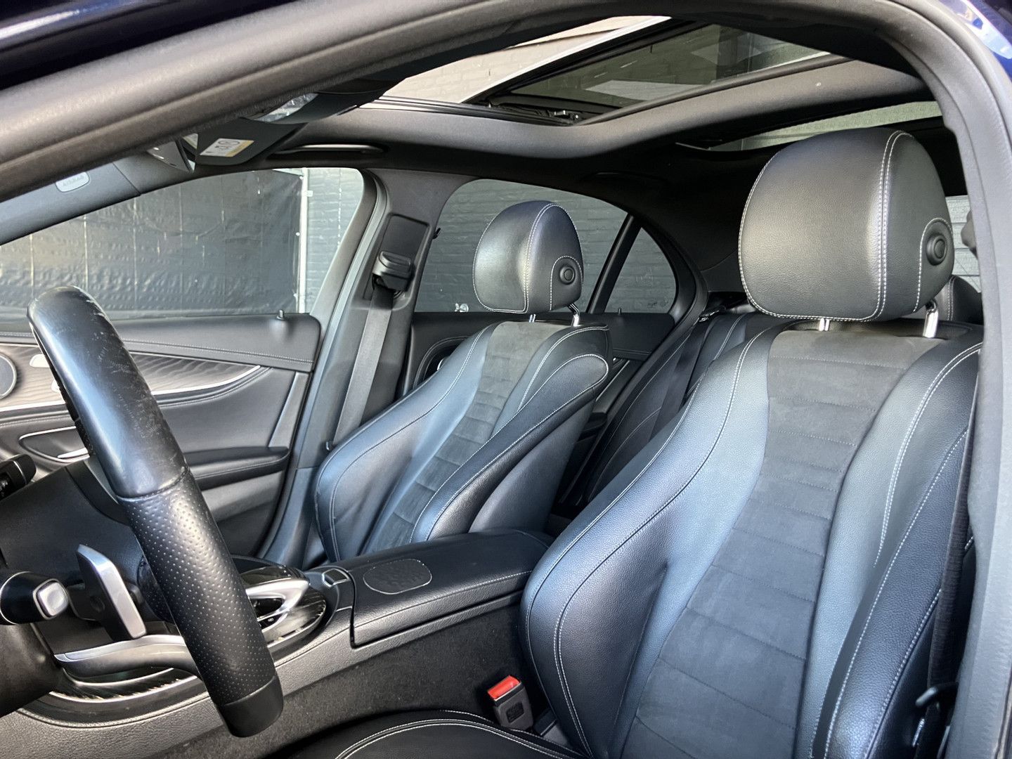 Mercedes-Benz E 220 d ///AMG-PANO-MAX VOLL !! imagem 3