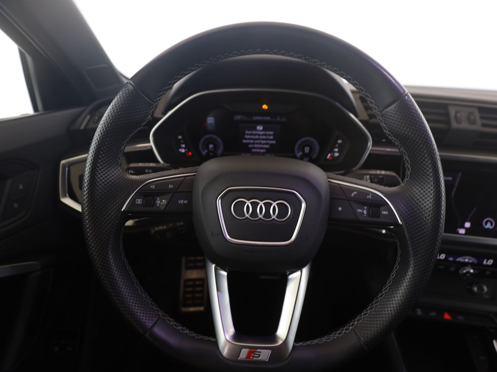 Audi Q3 45 TFSIe S line HYBRID+AHK+Matrix+PDC+SitzH+M foto 13