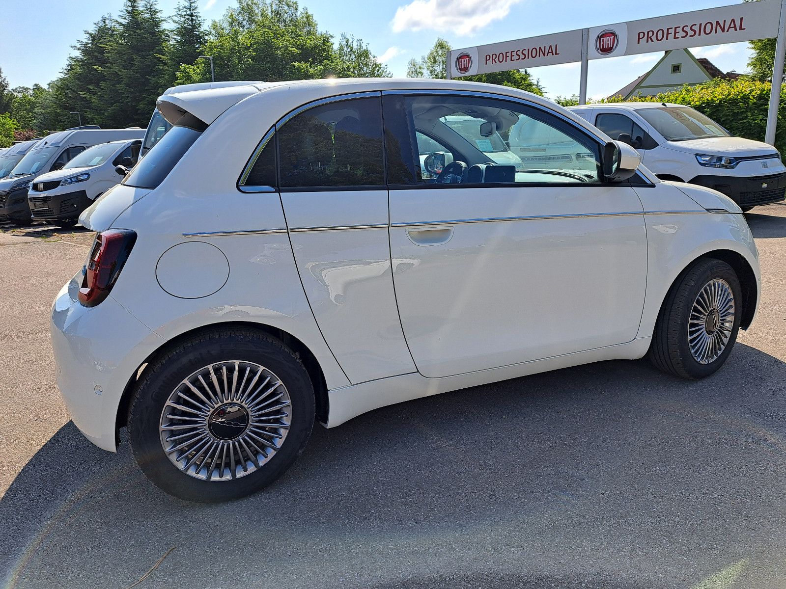 Fahrzeugabbildung Fiat 500e