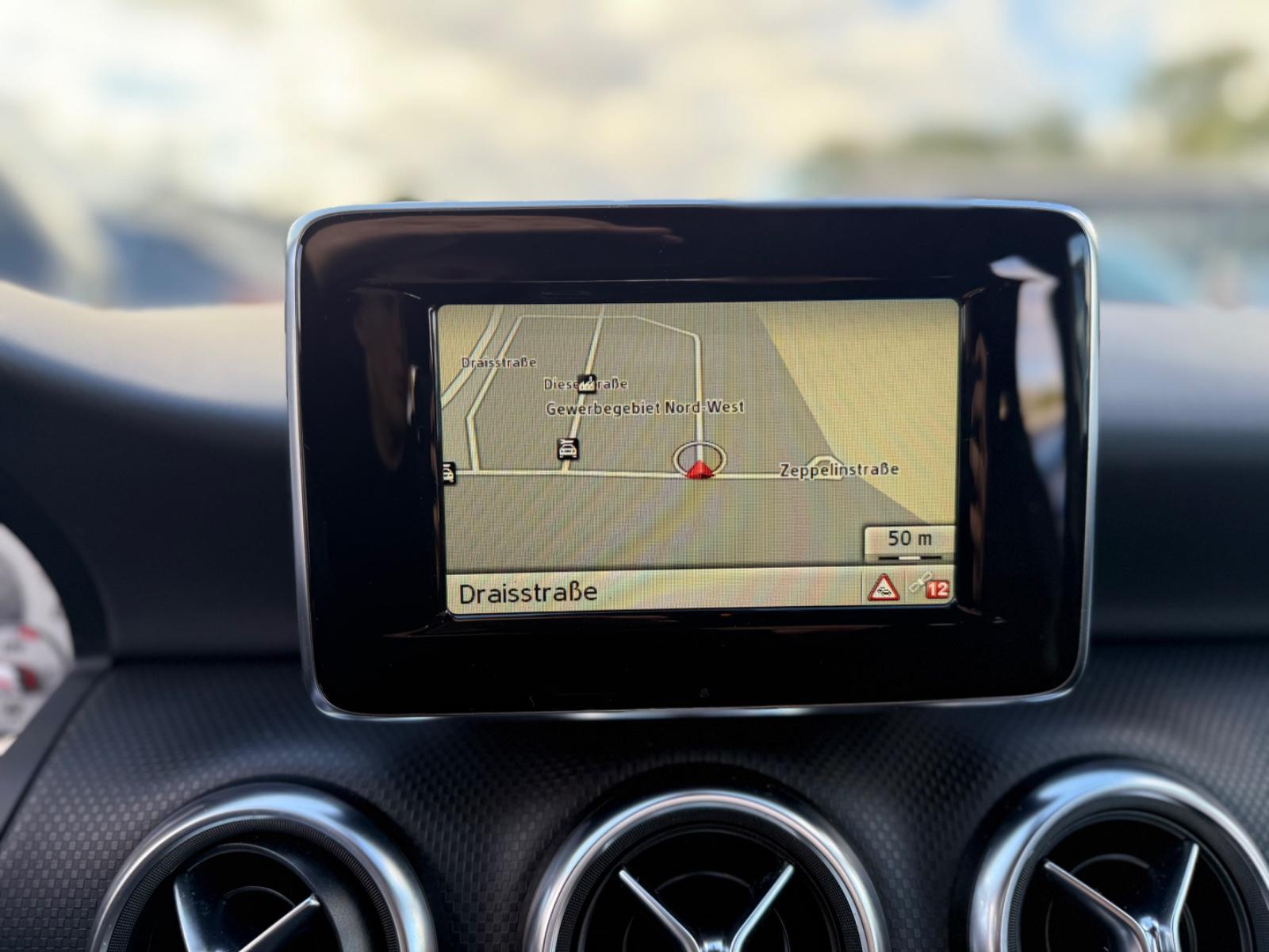 Mercedes-Benz A 180 BlueEfficiency /URBAN/PDC/NAVI/SHZ/USW