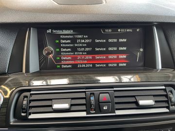 BMW 530 d xDrive *M-PAKET*HUD*AHK*BI-XENON*PANO*STHZ