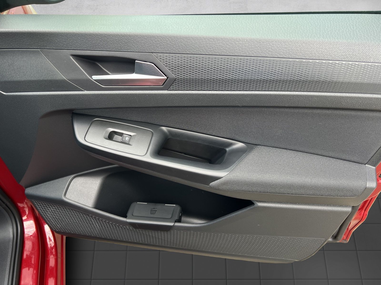Caddy Move 2.0 TDI AHK*Navi*Pano*ACC*Kamera