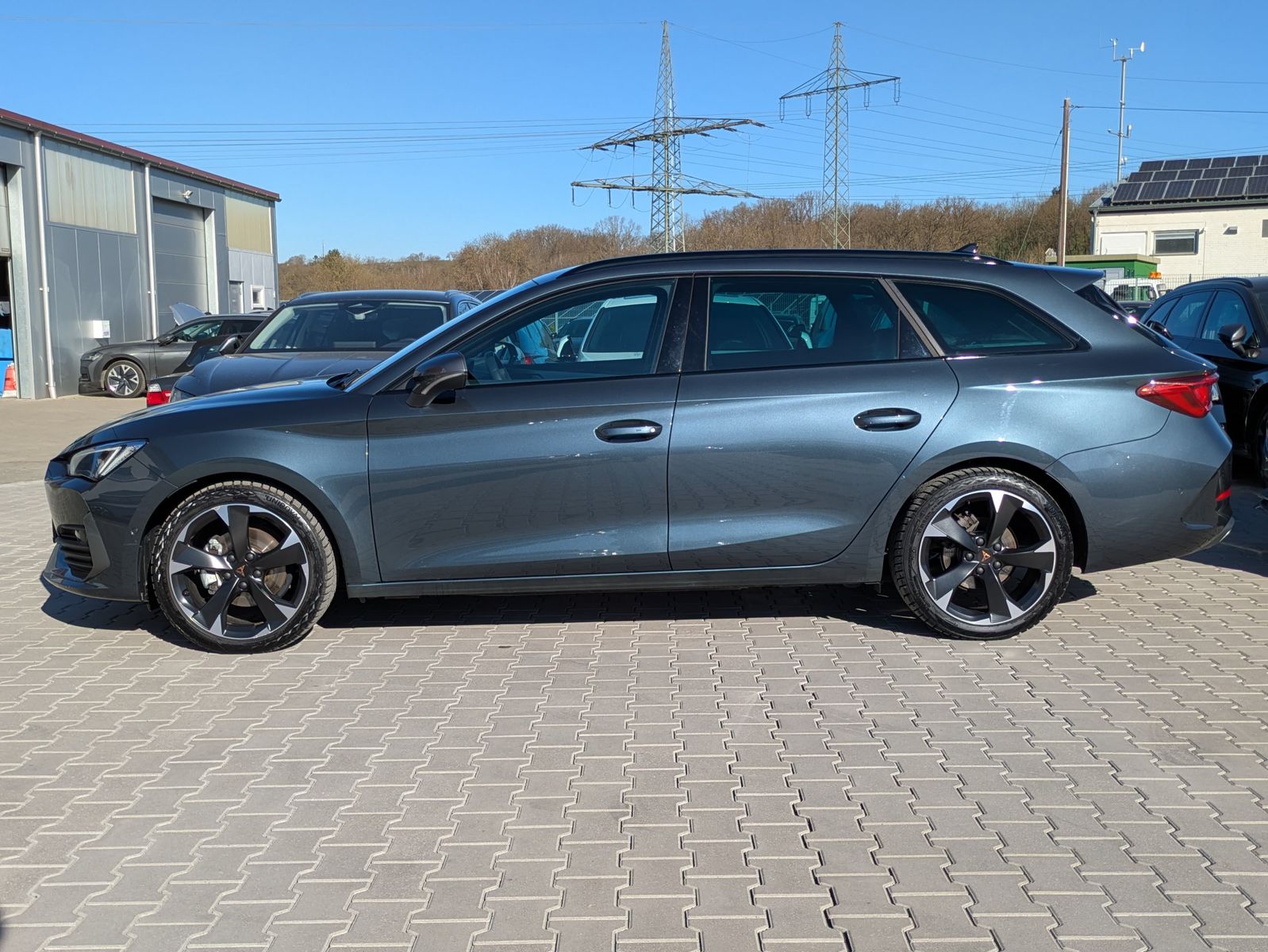 Fahrzeugabbildung CUPRA Leon 1.5 eTSI DSG MATRIX-LED*AHK*ACC*KAMERA*18"