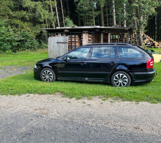 Skoda Oktavia 1.6 FSI