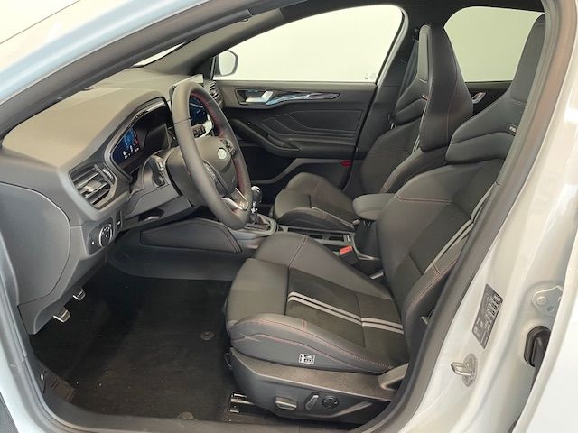 Fahrzeugabbildung Ford Focus Turnier ST X 2.3 HeadUP Navi B&O Kamera