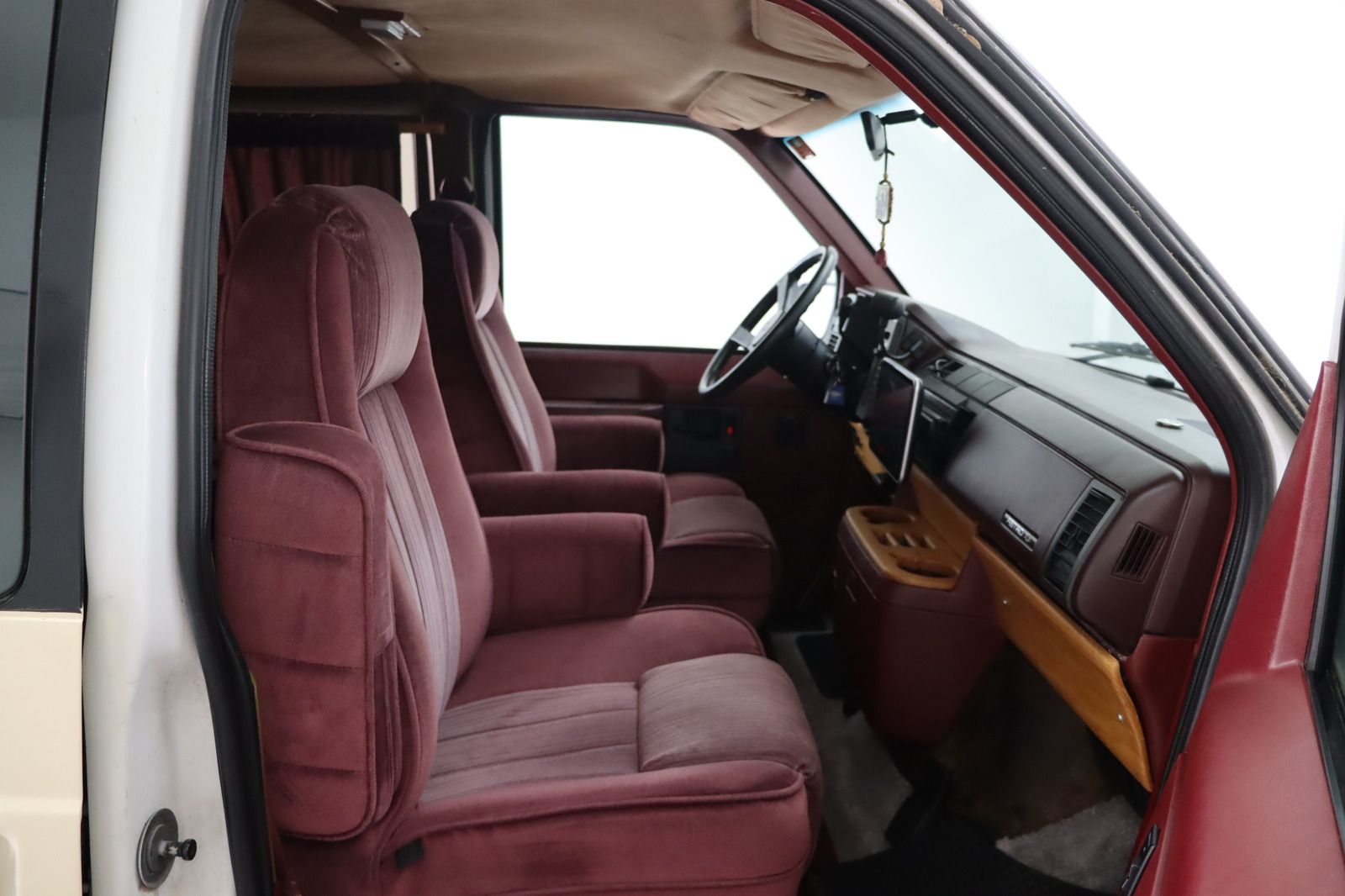 Fahrzeugabbildung Andere Chevrolet Astro Van WOMO * Vorzelt * HU/AU neu