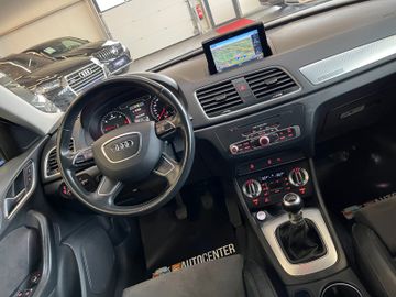 Audi Q3 2.0 TDI quattro *BI-XENON*APS*NAVI*AHK*LED*