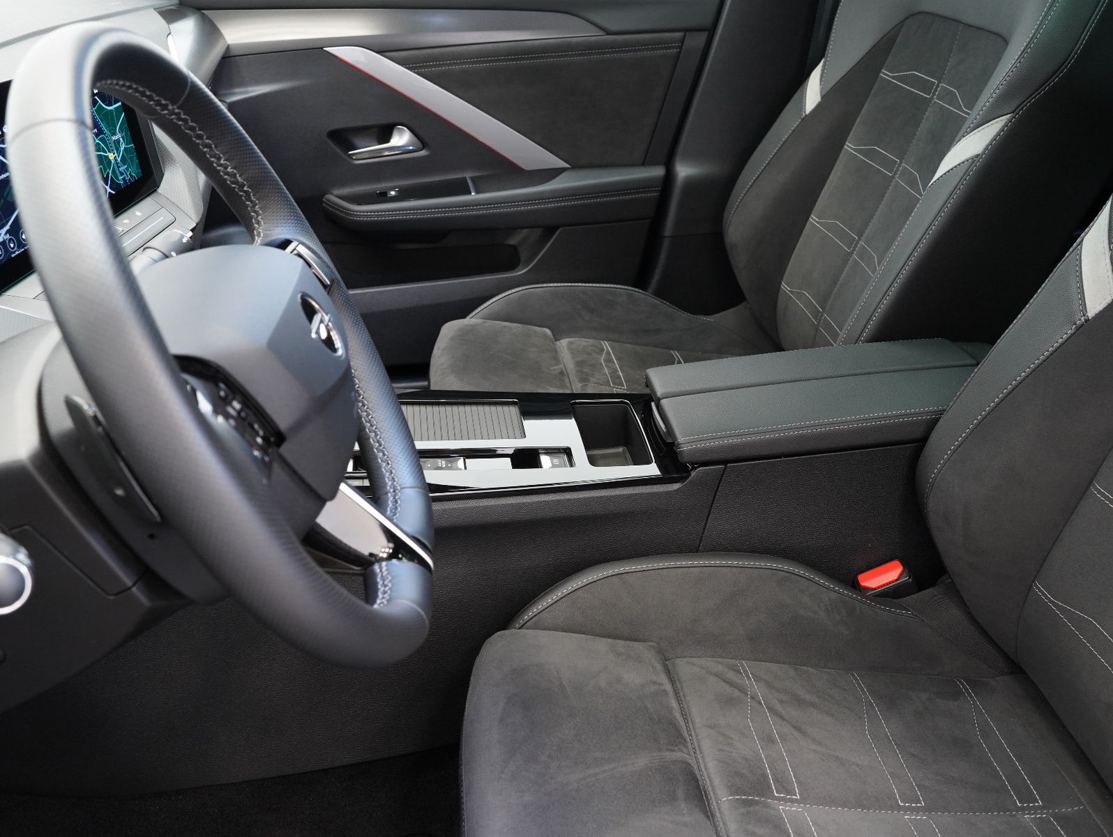 Fahrzeugabbildung Opel Astra L Lim. 5-trg. Ultimate INTELLILUX/PANORAMA