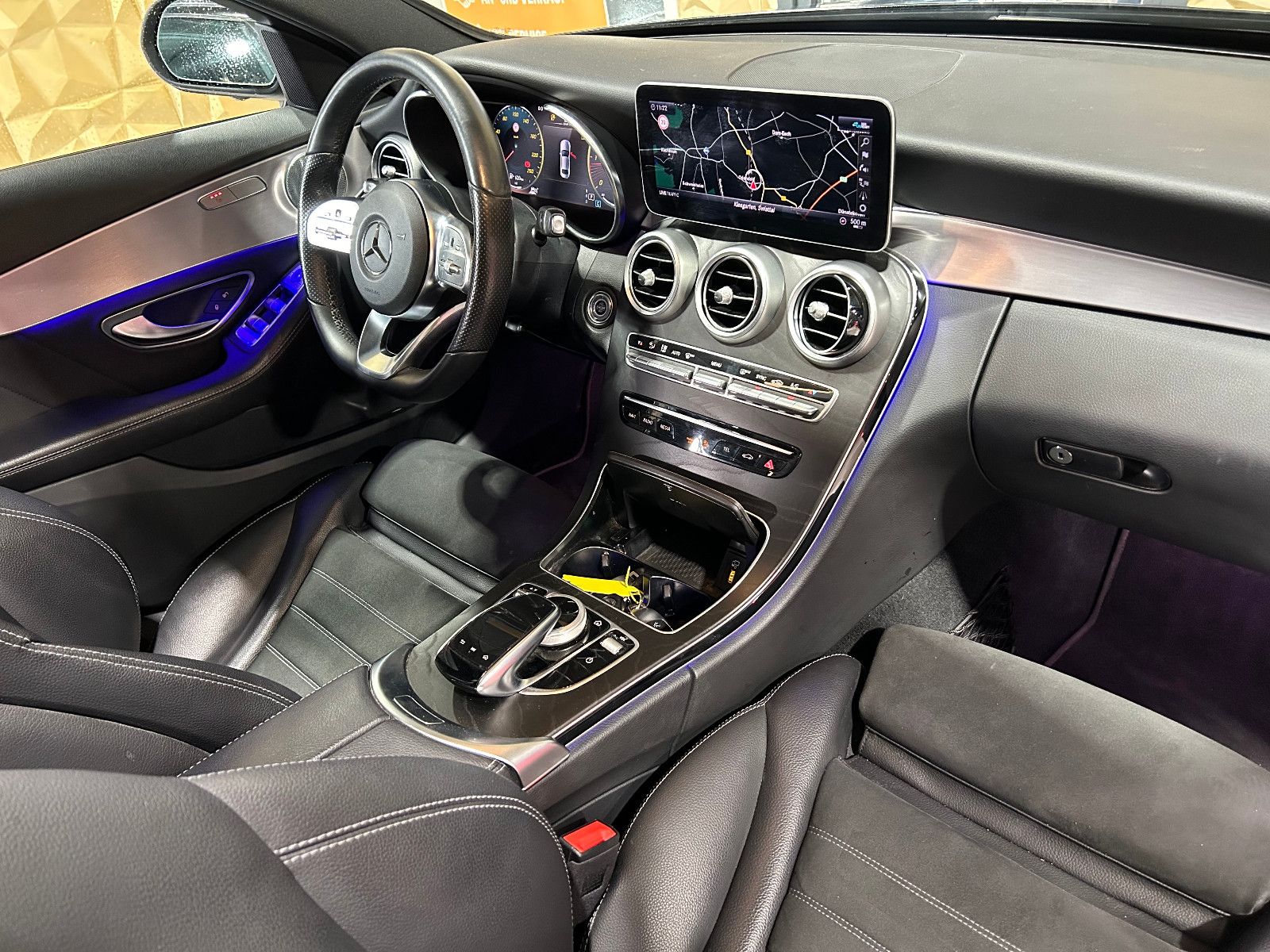 Fahrzeugabbildung Mercedes-Benz C 220 d/AMG-PAKET/PANO/ACC/360°/APPLE