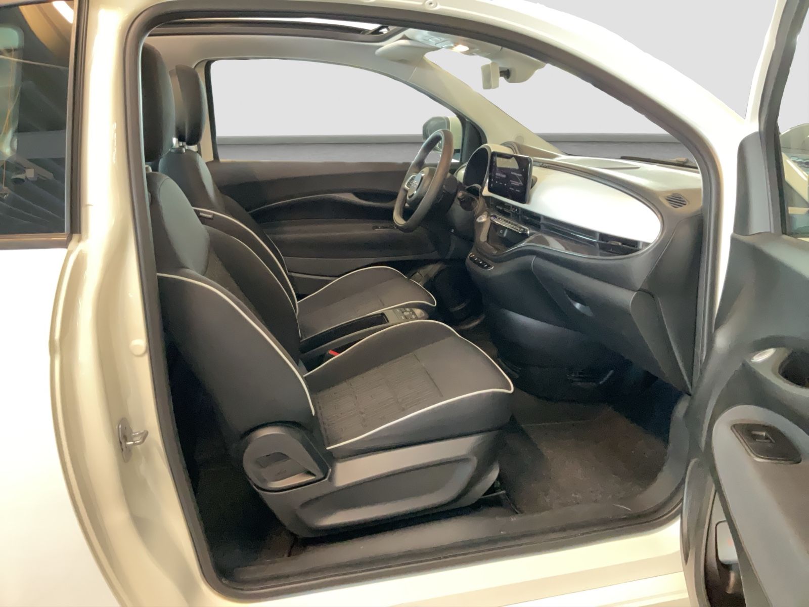 Fahrzeugabbildung Fiat 500e 42 kWh Cabrio
