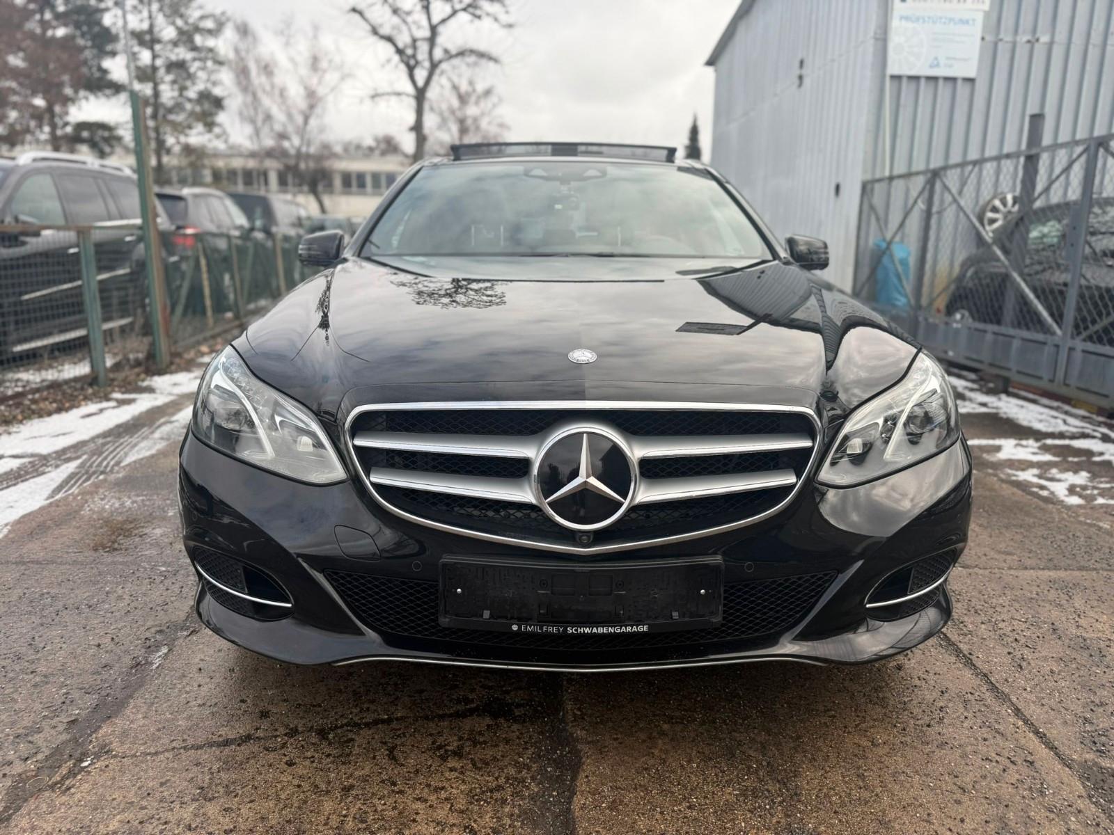 Mercedes-Benz E 350 4MATIC*LEDER*NAVI*PANORAMA*KAMERA*LED*PDC*