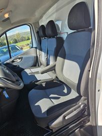 Opel Vivaro - 8