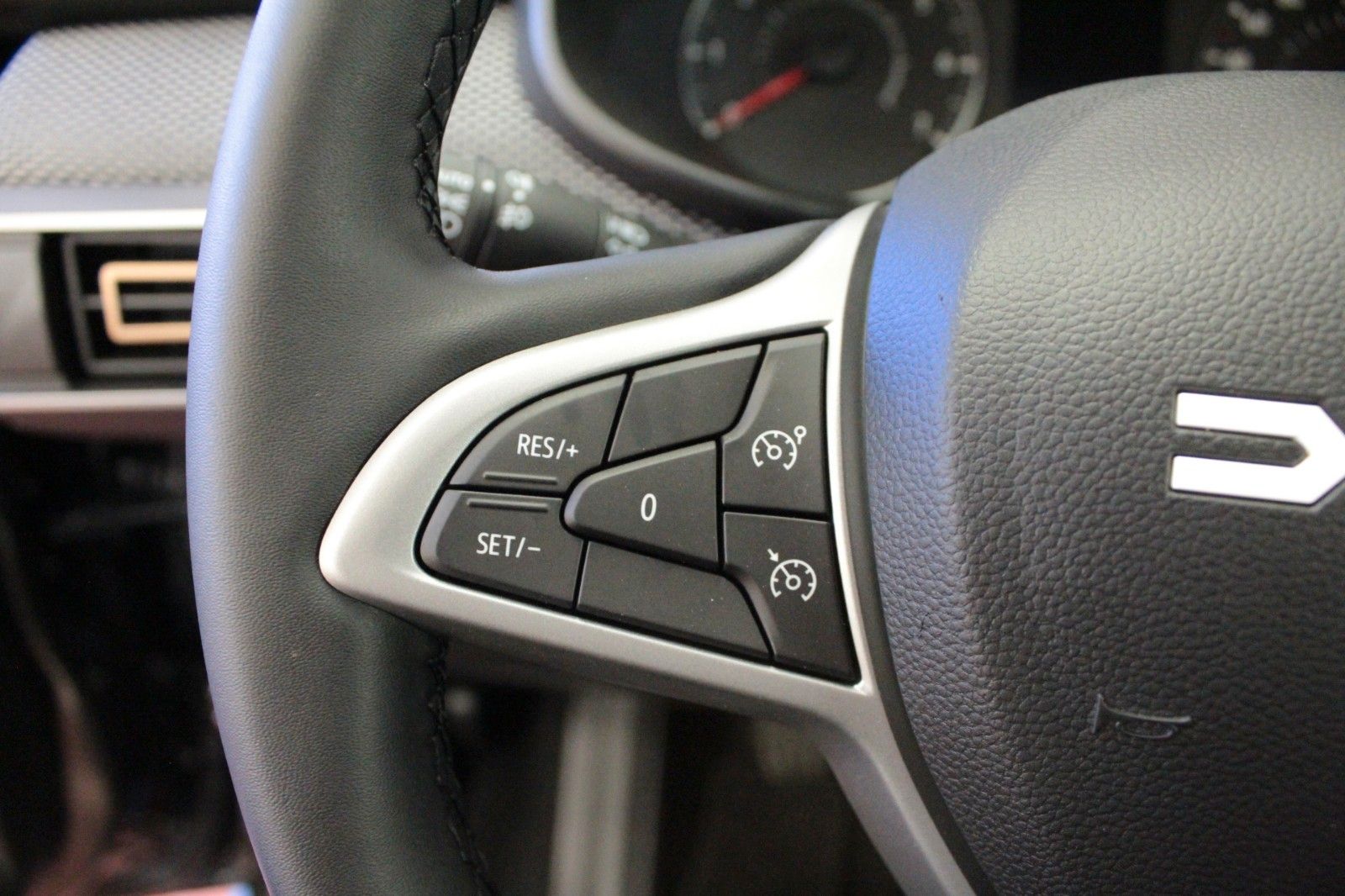 Fahrzeugabbildung Dacia Sandero Stepway TCe 90 Expression *WInterpaket*