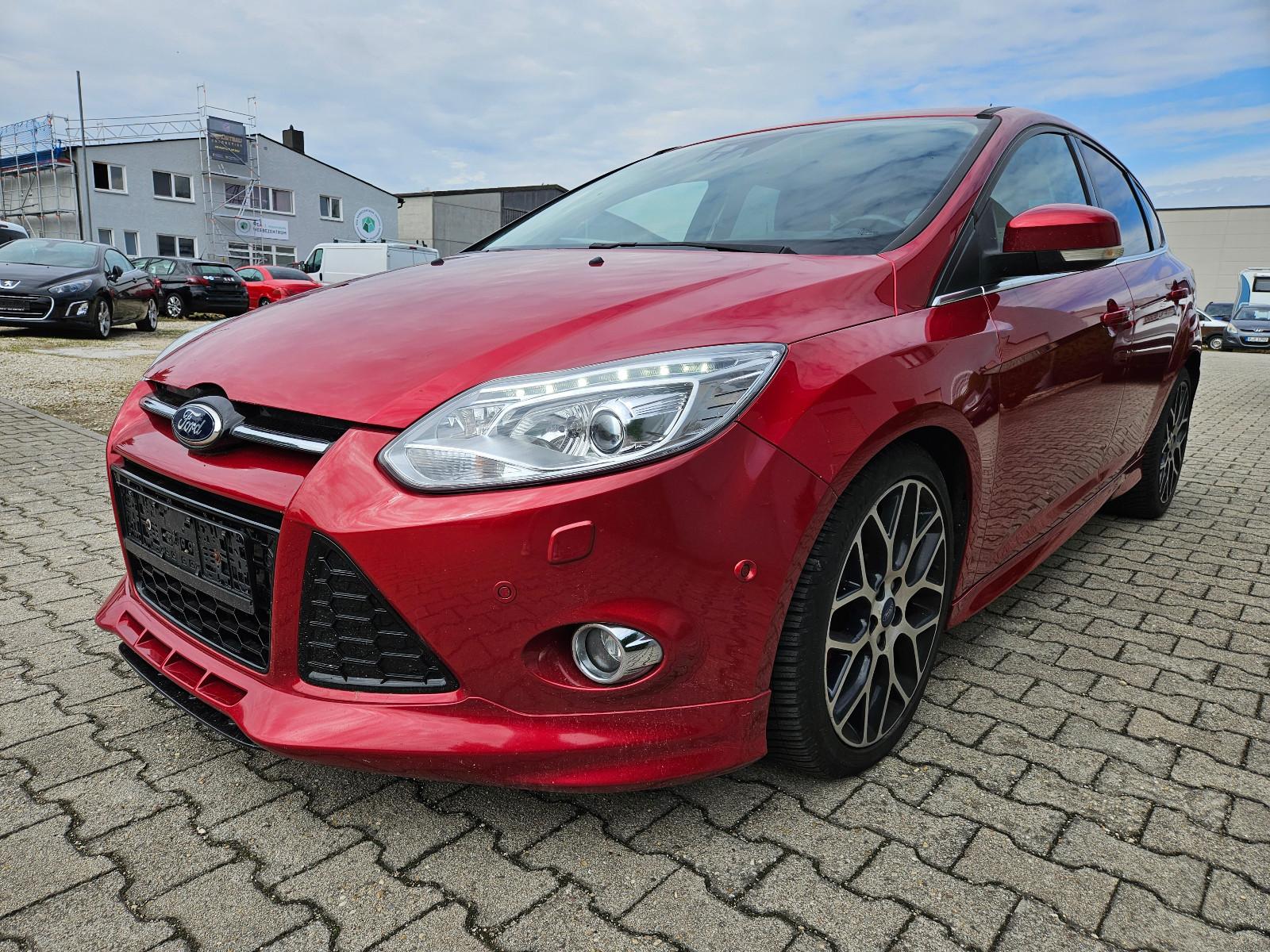 Ford Focus Lim. Titanium - Navi - TOP