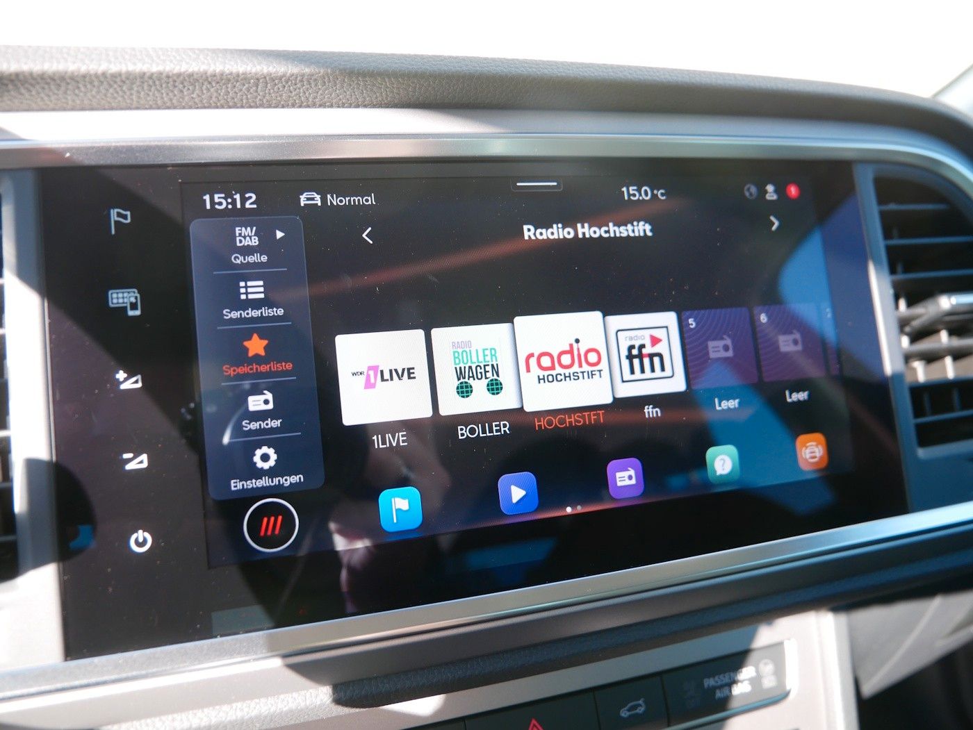 Fahrzeugabbildung SEAT Ateca 2.0 TDI Xperience AHK ACC SHZ 360°Kamera