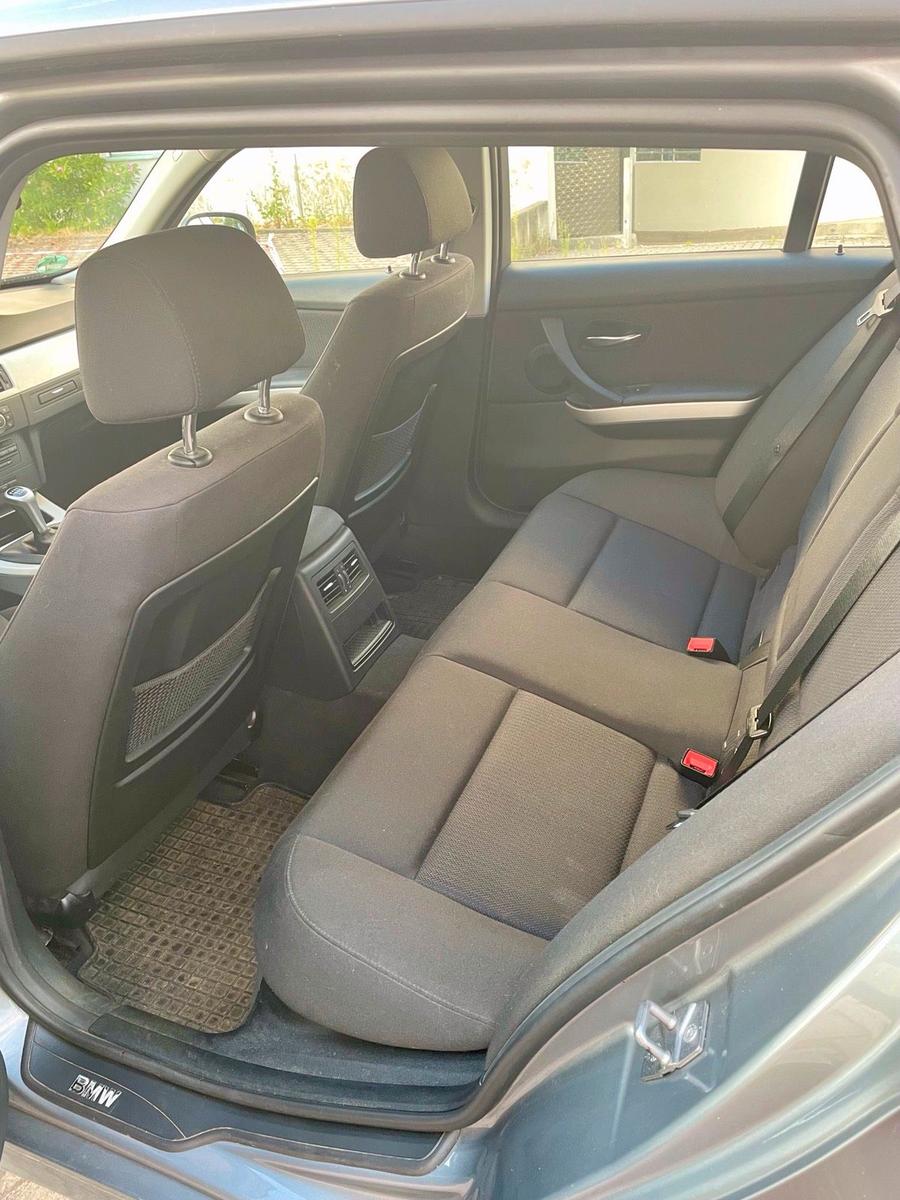 BMW 320 2011 — photo 8