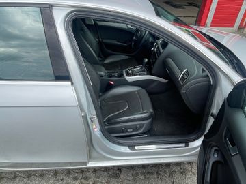 Bild 27 Audi A4 2.0 TFSI 155kW quattro Attraction nur Export