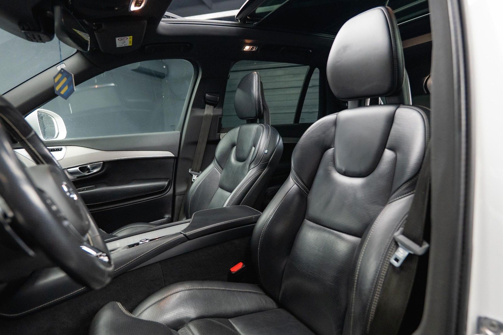 Fahrzeugabbildung Volvo XC90 R Design AWD Night-Paket | ACC | PANO | LED
