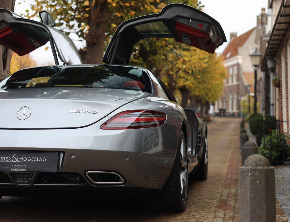Mercedes-Benz SLS AMG